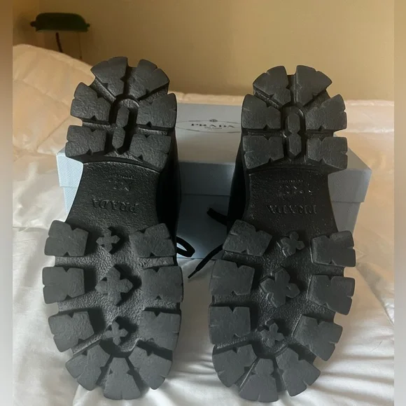 Prada Monolith brushed leather black lace-up dress shoes with lug sole - Picture 10 of 12